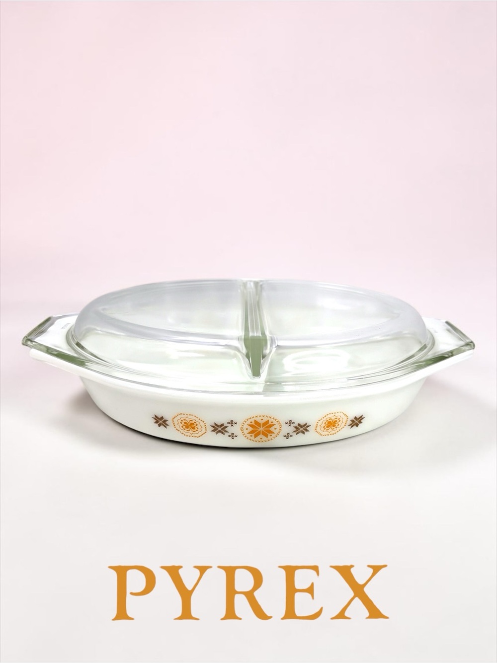 Vintage PYREX Town & Country Divided Casserole Dish 1.5 Qt with Lid 1960s. EUC